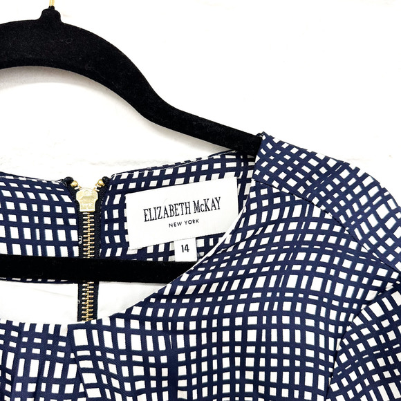 ELIZABETH MCKAY Navy & White SILK TOP with Back Zipper! - Picture 2 of 2